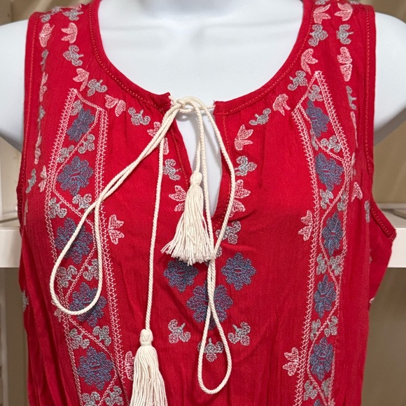 CHELSEA & VIOLET EMBROIDERED DRESS. RED SLEEVELESS BOHO DRESS. LINED SKIRT. - Picture 4 of 14